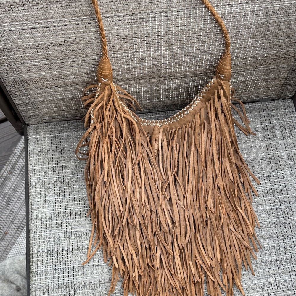 Anthropologie/En shalla Ladies Tan Boho Leatger Fringe crossbody bag-EUC-WOW! - Picture 3 of 9